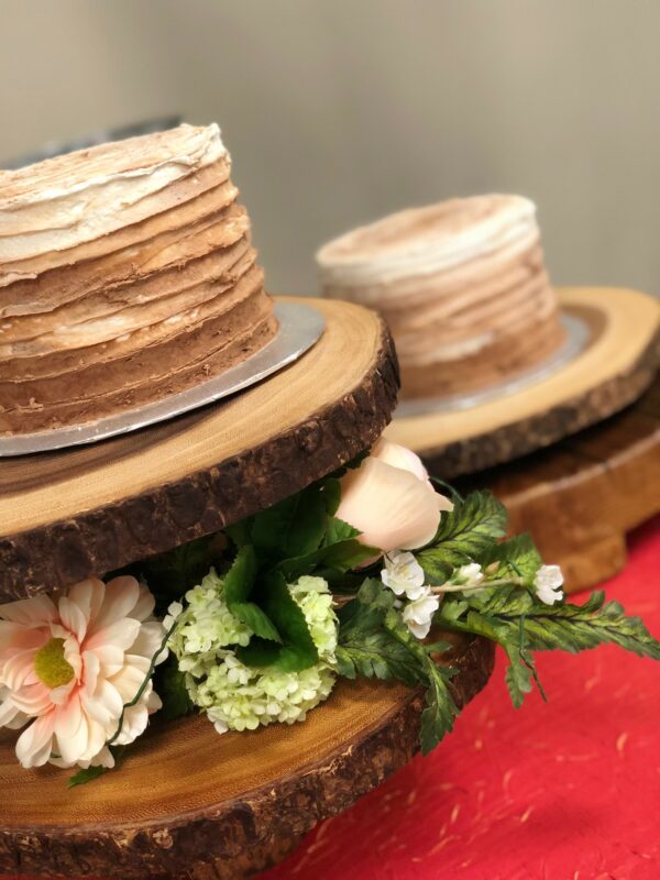 Wood slice cake stand